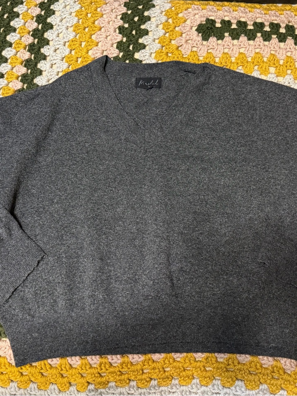 V-Neck Women's Crop Sweater - Charcoal Gray